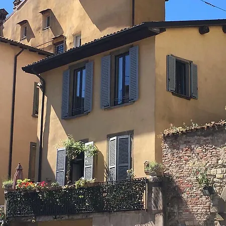 Porta 22 Charme&relax * 贝尔加莫